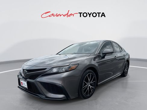 Certified 2023 Toyota Camry SE image 1