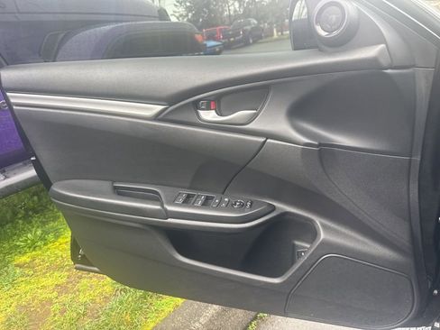 Used 2020 Honda Civic Sport image 6