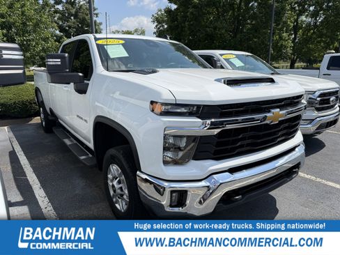 Used 2025 Chevrolet Silverado 2500 LT w/ Convenience Package AWD/4WD image 1