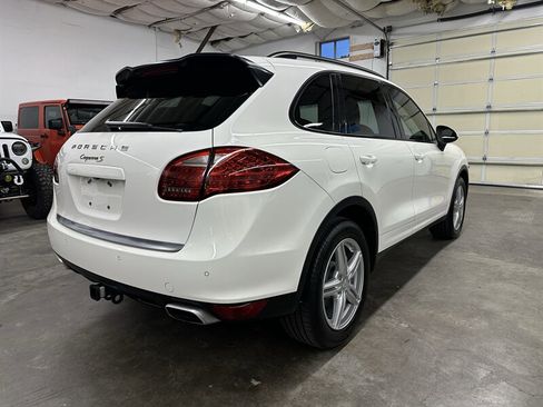 Used 2012 Porsche Cayenne S image 3