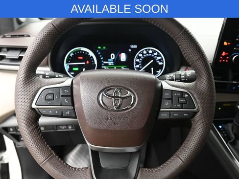 Used 2024 Toyota Sienna Platinum AWD/4WD image 14