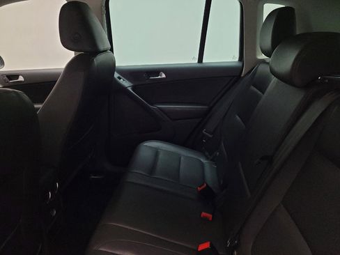 Used 2014 Volkswagen Tiguan SE image 18