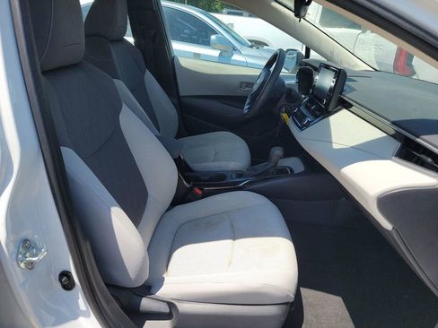 Used 2022 Toyota Corolla LE FWD image 9