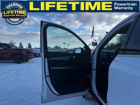 Used 2025 Buick Enclave Preferred image 14