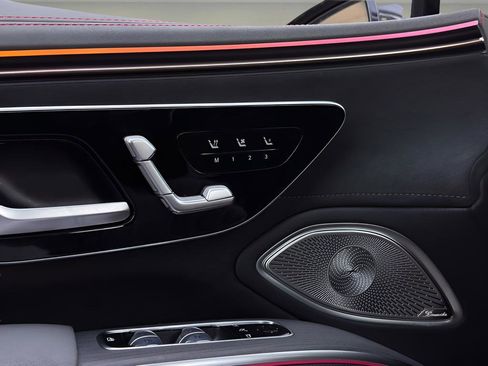 Used 2024 Mercedes-Benz EQS AMG 4MATIC image 24