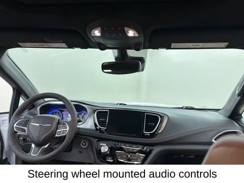 Used 2026 Chrysler Pacifica Pinnacle image 23