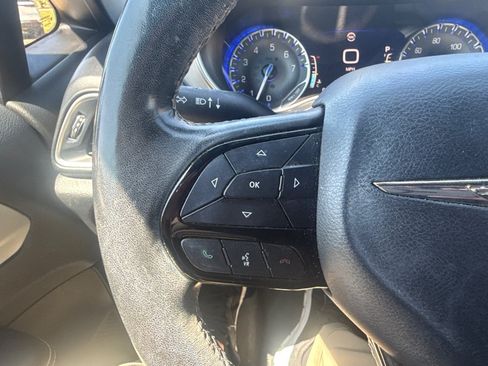 Used 2019 Chrysler Pacifica Touring-L Plus w/ S Appearance Package FWD image 25