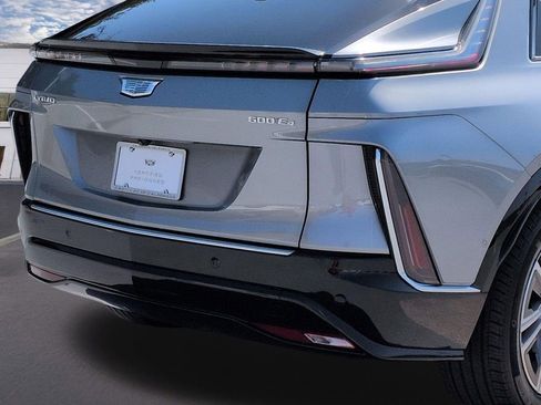 Certified 2024 Cadillac Lyriq Luxury AWD/4WD image 16