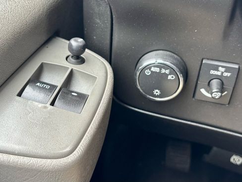 Used 2017 Chevrolet Express 3500 Extended image 20