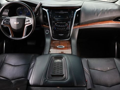 Used 2016 Cadillac Escalade ESV Luxury RWD image 23
