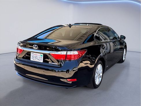 Used 2014 Lexus ES 300h w/ Luxury Package w/Bamboo Trim FWD image 6