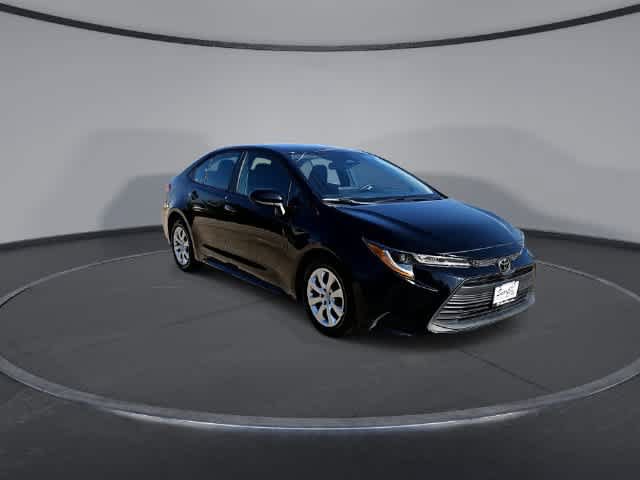 Used 2023 Toyota Corolla LE FWD image 2