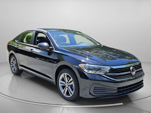 Used 2023 Volkswagen Jetta SE FWD image 7