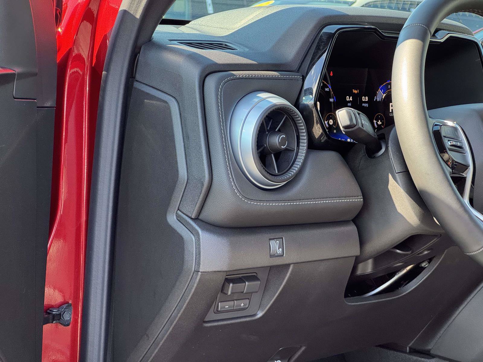 Used 2026 Chevrolet Colorado LT w/ LT Convenience Package AWD/4WD image 12
