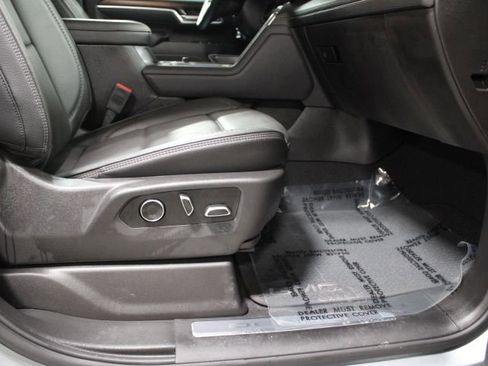 Used 2025 GMC Sierra 2500 Denali image 26