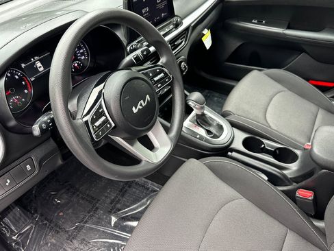 Used 2024 Kia Forte LXS w/ LXS Technology Package image 9