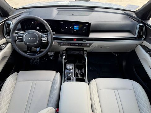 Used 2025 Kia Sorento SX Prestige AWD/4WD image 18