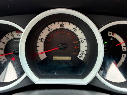 Used 2015 Toyota Tacoma Pickup 4D 6 ft w/ Convenience Package image 25