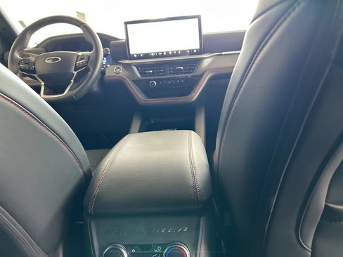 Used 2025 Ford Explorer ST-Line AWD/4WD image 26