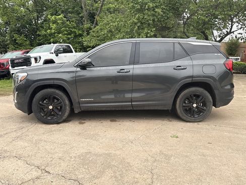 Used 2020 GMC Terrain SLE w/ LPO, Floor Liner Package FWD image 3