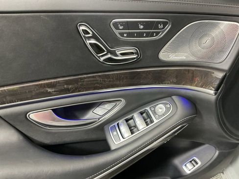 Used 2016 Mercedes-Benz S 550 Sedan image 18