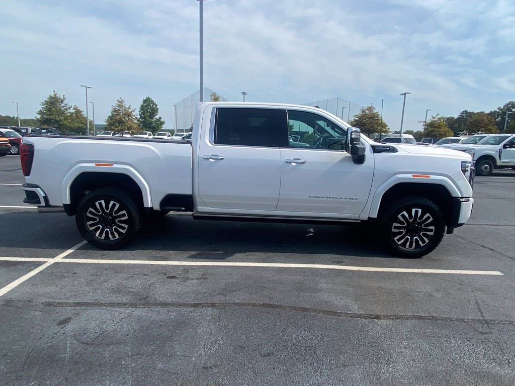 Used 2024 GMC Sierra 2500 Denali Ultimate AWD/4WD image 8