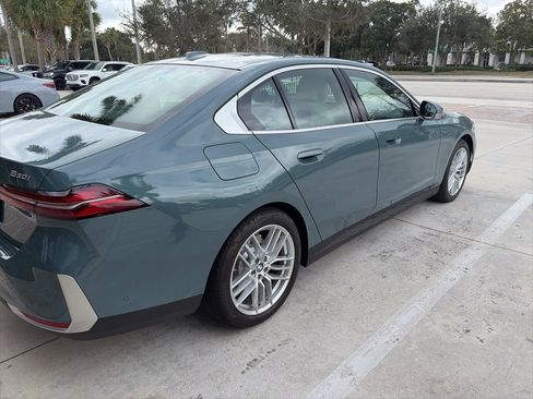 Certified 2025 BMW 530i w/ Premium Package image 4