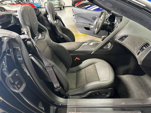 Used 2016 Chevrolet Corvette Z06 w/ C7.r Special Edition RWD image 37