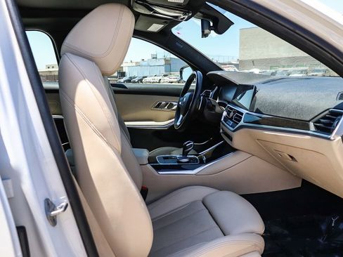 Used 2022 BMW 330i Sedan w/ Premium Package 2 RWD image 18