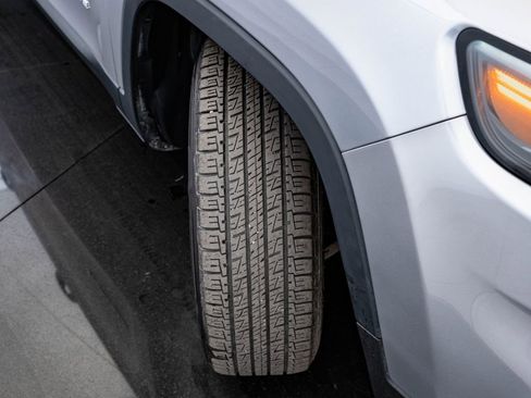 Used 2019 Jeep Cherokee Latitude w/ Popular Appearance Group FWD image 47