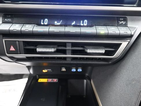 Used 2025 Toyota Camry LE FWD image 17