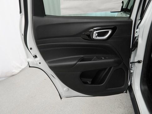 New 2026 Jeep Compass Latitude image 31