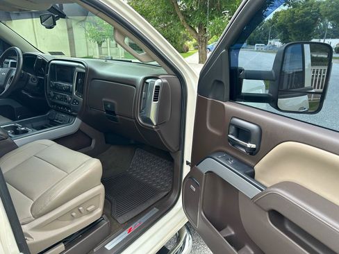 Used 2014 Chevrolet Silverado 1500 LTZ Z71 w/ LTZ Plus Package AWD/4WD image 14