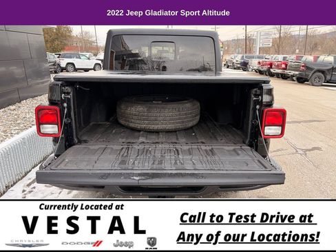Used 2022 Jeep Gladiator Sport AWD/4WD image 12