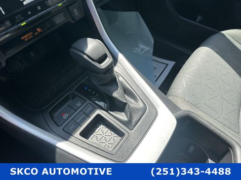 Used 2022 Toyota RAV4 XLE w/ Convenience Package image 23