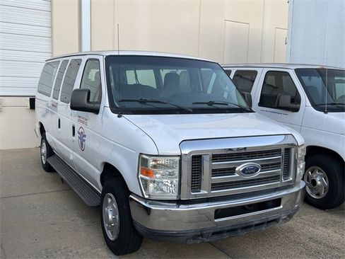 Used 2013 Ford E-350 and Econoline 350 XLT image 4