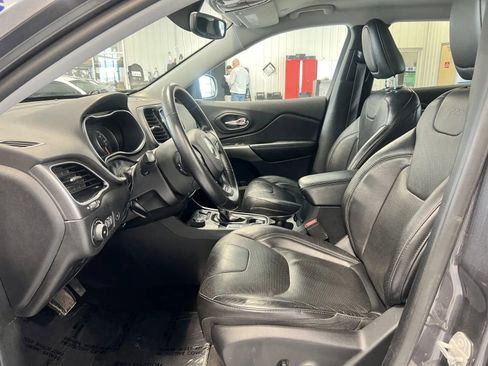 Used 2020 Jeep Cherokee Limited AWD/4WD image 11