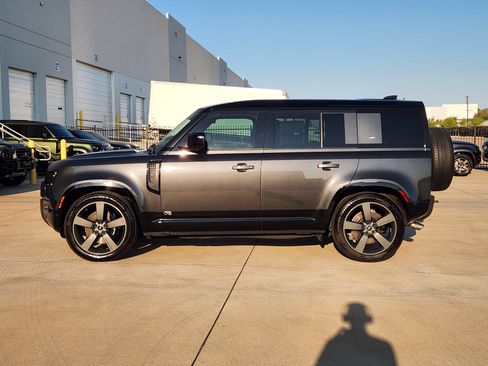 Used 2023 Land Rover Defender 110 V8 AWD/4WD image 3