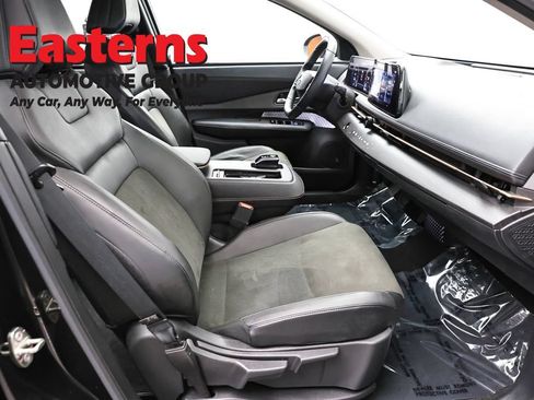 Used 2023 Nissan Ariya FWD image 25