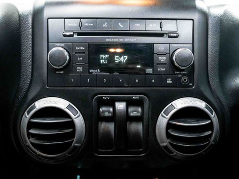Used 2013 Jeep Wrangler Sport AWD/4WD image 64