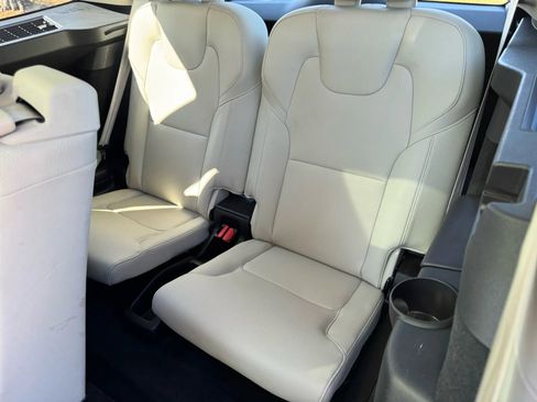Used 2019 Volvo XC90 T5 Momentum image 28