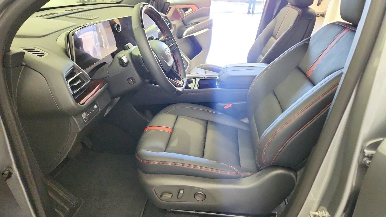New 2026 Chevrolet Traverse RS AWD/4WD image 15
