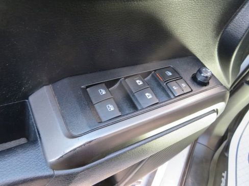 Used 2019 Toyota Tacoma 2WD Double Cab image 22