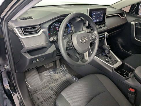 Used 2024 Toyota RAV4 LE AWD/4WD image 11