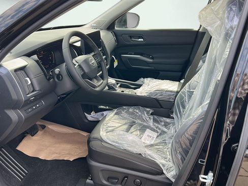 New 2026 Nissan Pathfinder SL image 14