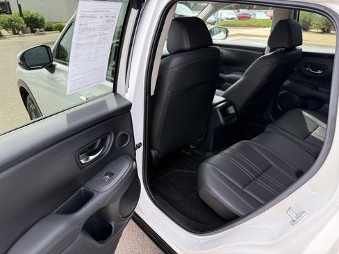 Used 2024 Honda HR-V EX-L image 12