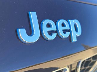 Used 2022 Jeep Grand Cherokee Overland video 4