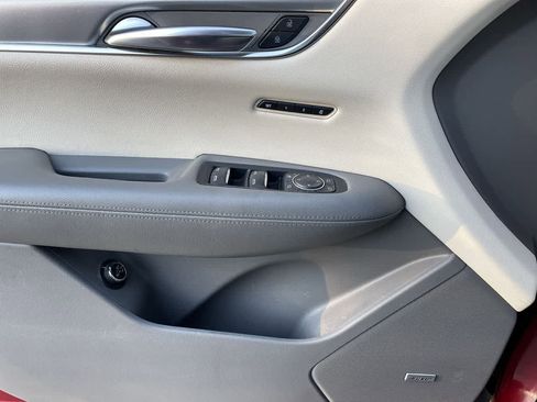 Used 2020 Cadillac XT5 Premium Luxury image 33