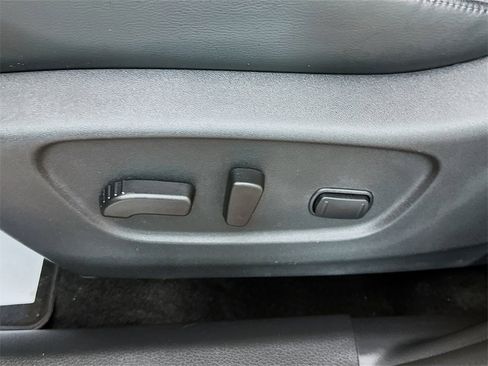 Used 2022 Nissan Rogue Sport SL w/ Premium Package image 19