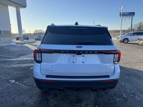 Used 2025 Ford Explorer Active image 6
